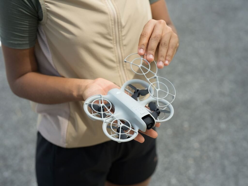 DJI ha appena annunciato DJI Neo - Un nuovo drone tascabile ed economico pensato per la semplicità di utilizzo in ogni situazione.